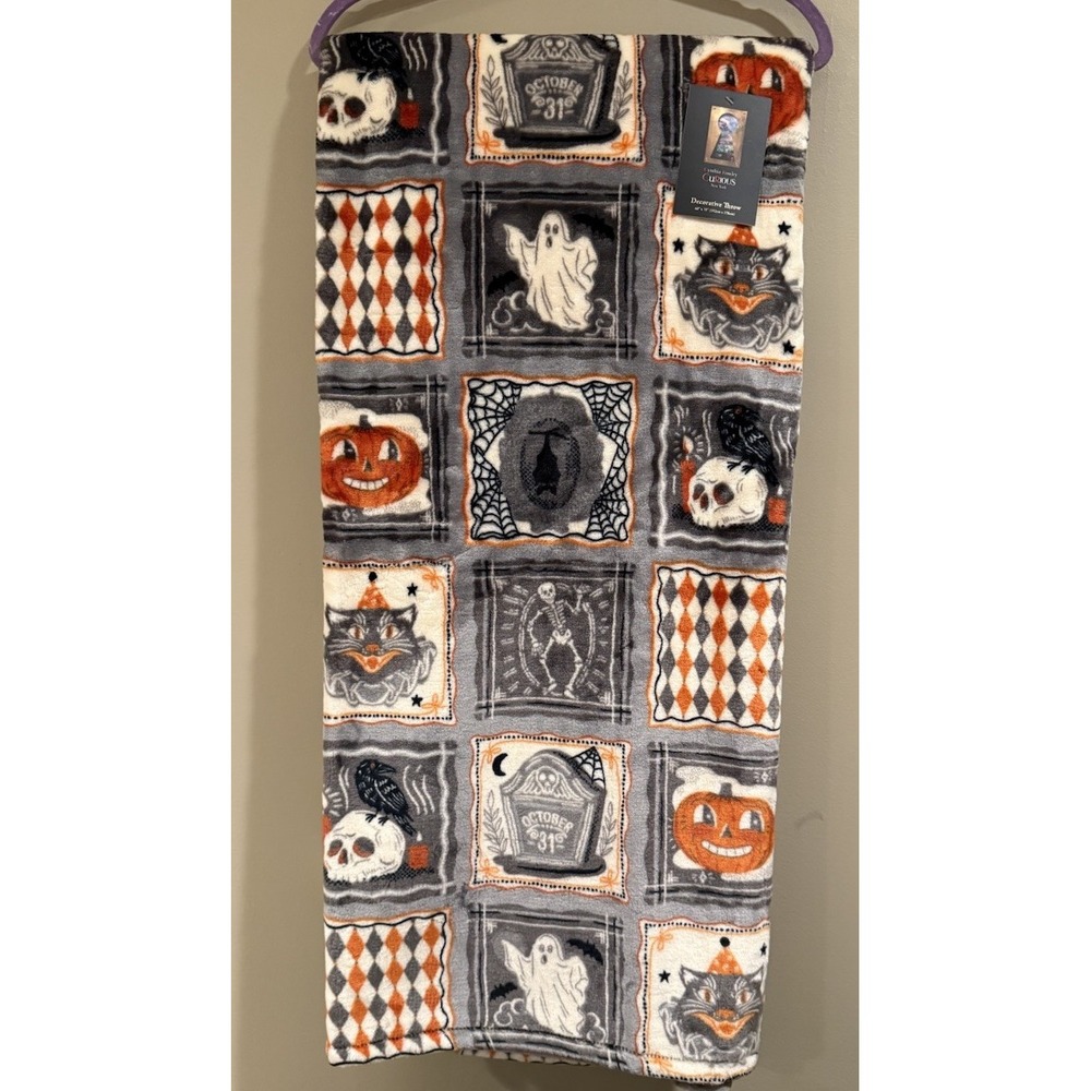 Cynthia Rowley Halloween Throw Blanket 60" x 70" Ghost Pumpkin Bat Fleece Plush